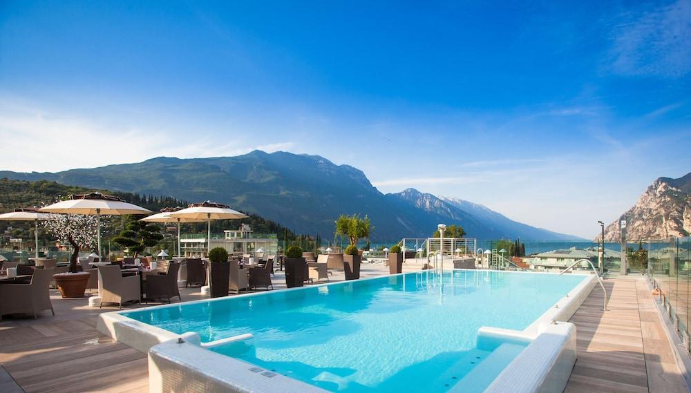 Hotel Kristal Palace - Tonelli Hotels - Adult Friendly Riva del Garda Exterior foto